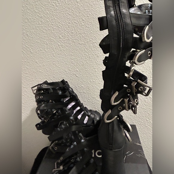 LAMODA Clairvoyant Knee-High Platform Boots – Black – NWT Size 10 - Picture 8 of 14